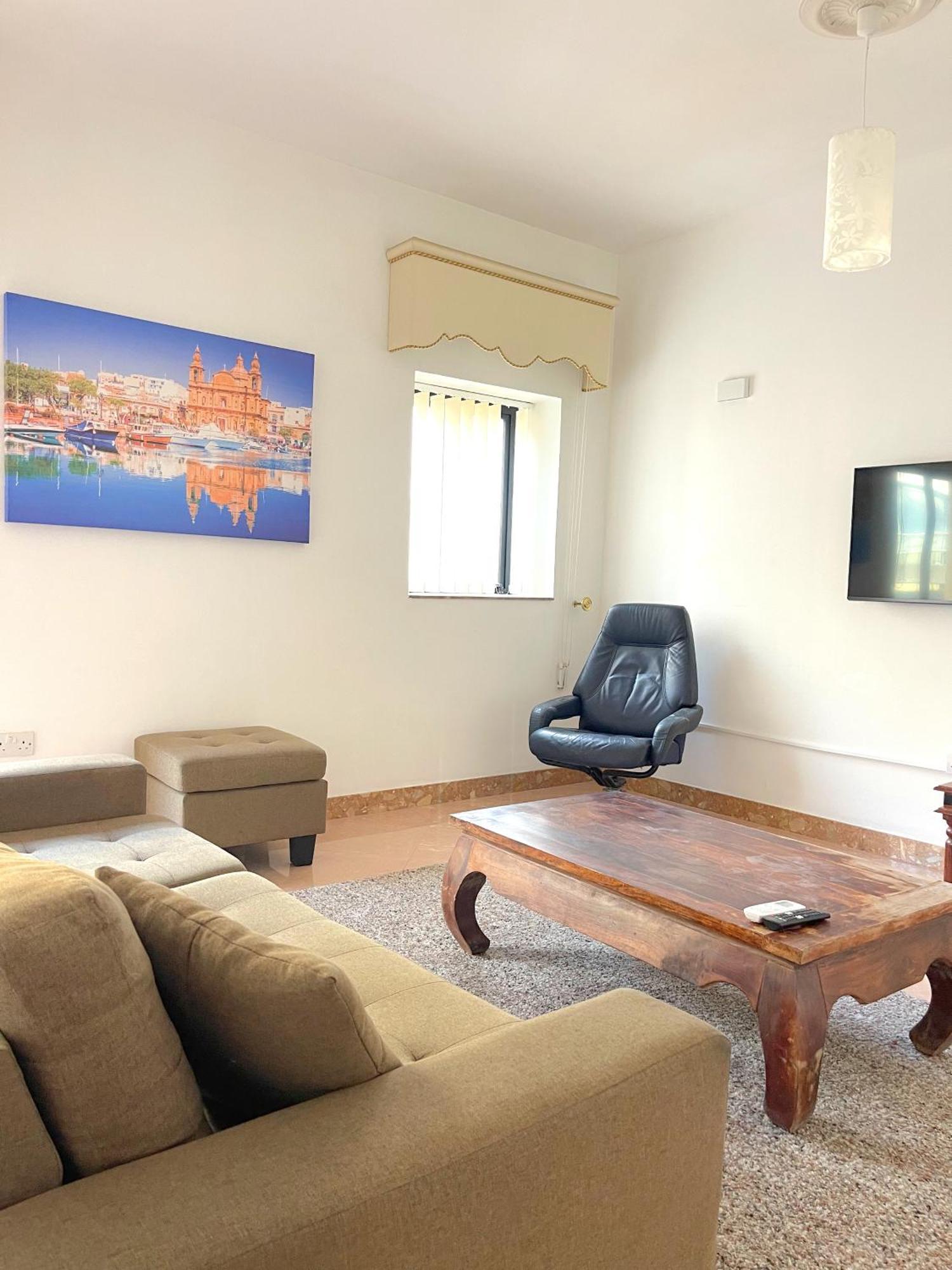 Charming Coastal In Cosmopolitan * Sliema